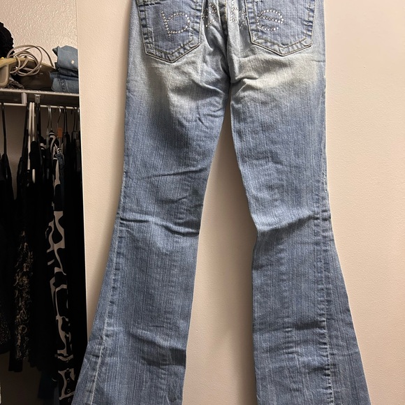 “BEBE” LIGHT BLUE JEANS/SIZE 26US TALL/RHINESTONE LOGO BACK AND FRONT/DISTRESSED - Picture 8 of 13